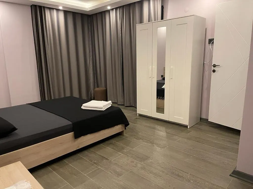 Oezel Havuz Ve Deniz Manzarali Yeni Villa Kusadası 0*,  Turcja