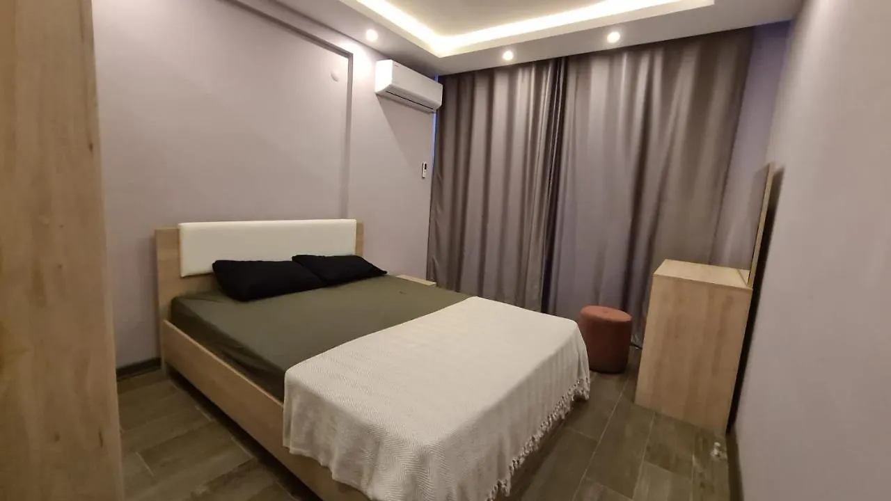 Oezel Havuz Ve Deniz Manzarali Yeni Villa Kusadası Turcja