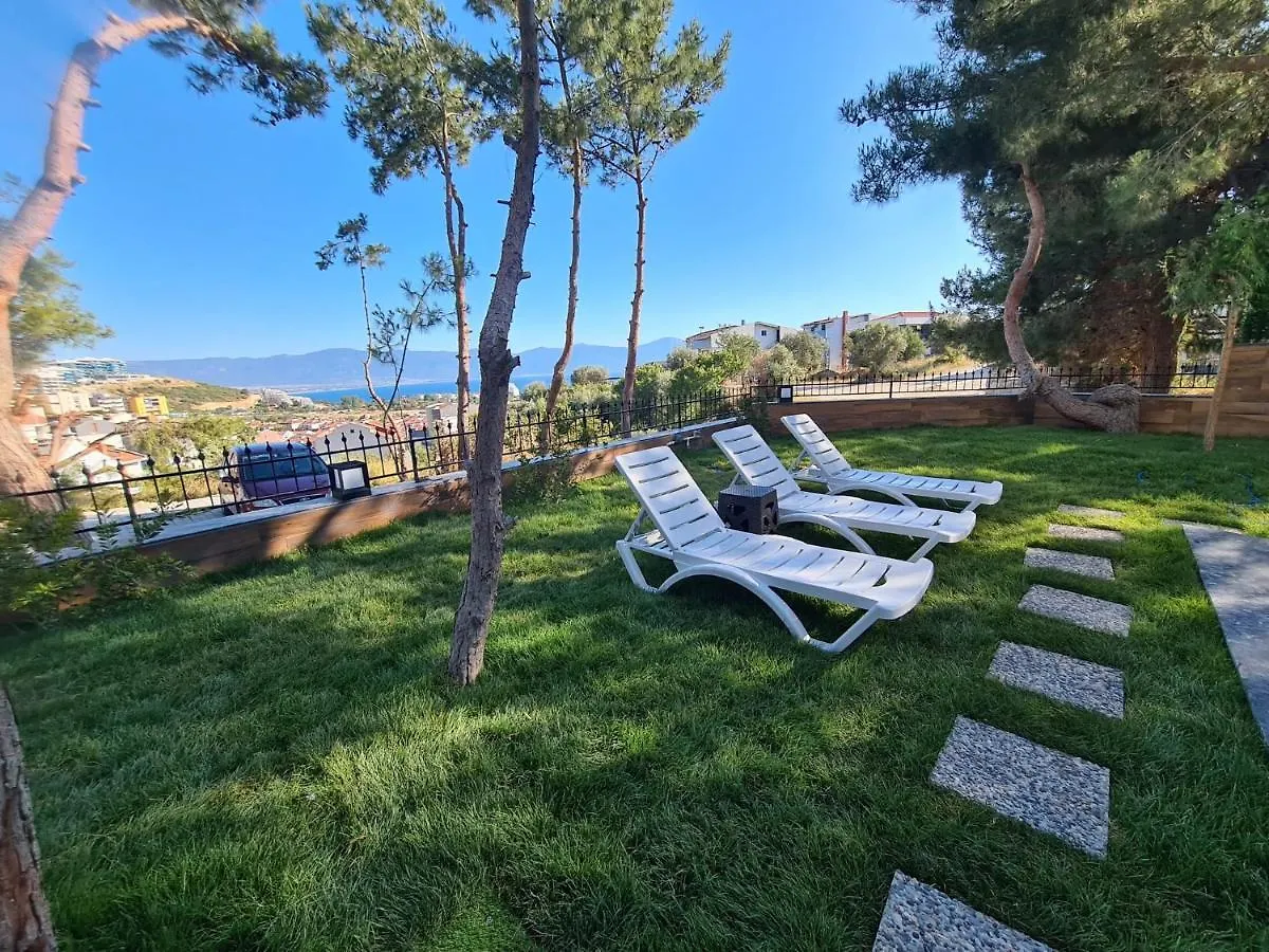 Oezel Havuz Ve Deniz Manzarali Yeni Villa Kusadası Turecko
